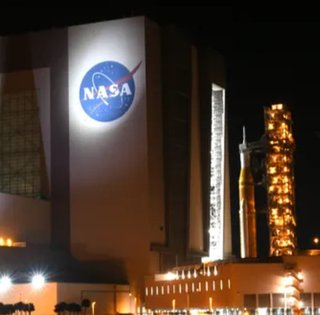 Астронавты "Артемида-3" не полетят на Луну: в NASA передумали