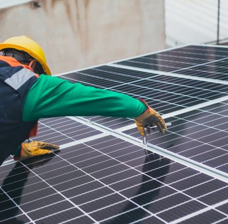 В Австралії знімають мільйони сонячних панелей: вони виявилися провалом через один дефект