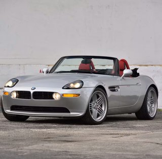 Дорога капсула часу: рідкісний BMW 2000-х продали за ціною нового Lamborghini (фото)