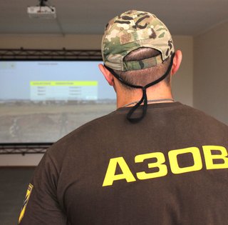 По ту сторону "Азова". Чем занимается в тылу самый известный полк Нацгвардии