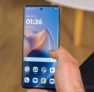 Недорогі смартфони з найкращими параметрами: топ 3 моделі від надійних брендів (фото)