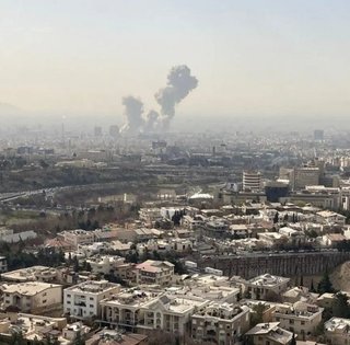 Запускают сотни БпЛА и бьют по инфраструктуре: как Иран воспроизводит подход РФ в войне, — WSJ