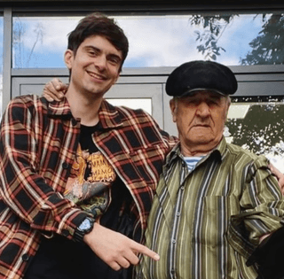 "Було 15 чоловік, не рахуючи гробарів": друг сім'ї — про скромний похорон Діда Толі