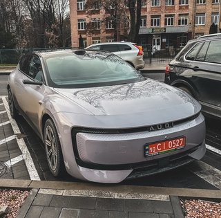 Запас хода — 770 км: в Украине появился мощный семейный электрокар Audi за $45000 (фото)