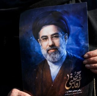 Одержимий кінцем світу: колишній однокласник Хаменеї-молодшого розповів про нового правителя Ірану