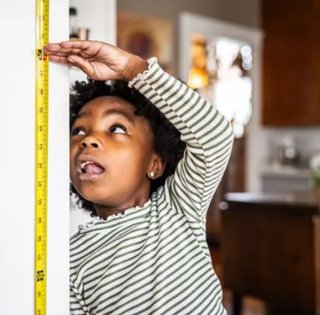 Дивовижна швидкість: у який період життя людина росте найшвидше