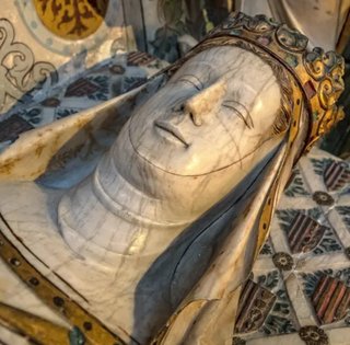 Відкрито гробницю відомої королеви: археологи не можуть пояснити те, що вони знайшли (фото)