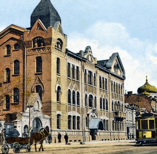 Витязі на балконі. Як історія будівлі Центрального телеграфу у Києві пов'язана з аграрною реформою Російської імперії