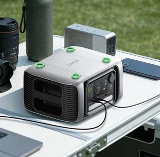 Прослужит 20 лет: новейшая зарядная станция для дома хранит до 4 кВт-ч энергии (фото)