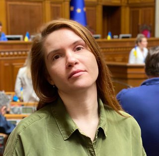 В ВР приняли сумму выплат для семей погибших военных: Безуглая считает, что она "слишком большая"