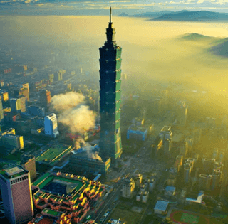 В Тайване в 500-метровом небоскребе подвешен 660-тонный шар: зачем он нужен (видео)