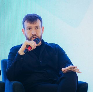 Угрожали пистолетом: в Днепре люди в масках остановили нардепа Каптелова