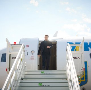 Теперь не в Польше: Украина изменила аэропорт для зарубежных визитов Зеленского