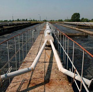 Пошкодження Бортницької станції вiд обстрiлу: що кажуть в Київводоканалі (фото)