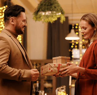 Пусть будут праздники: что подарить родным и близким на Новый год