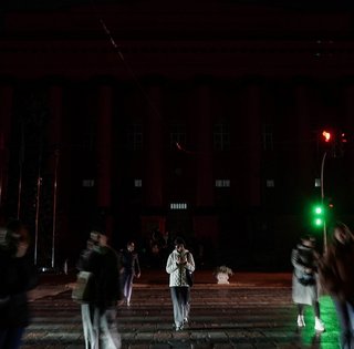 Обновленные графики отключений света на 24 декабря: кое-где света не будет по 7 часов вечером