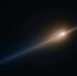 Межзвездный объект 3I/ATLAS меняется странным образом: появился отросток длиной 180 000 км (фото)