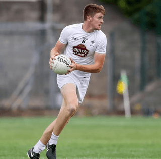 Футболістам заборонено бігати з м'ячем у руках: як дивні правила змінювали гру