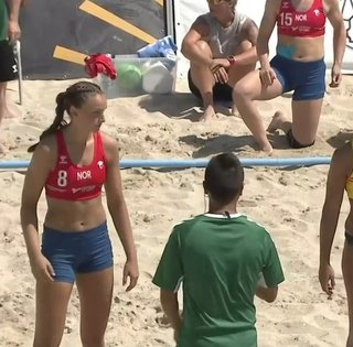 Норвежскую сборную по пляжному гандболу оштрафовали за отказ играть в бикини