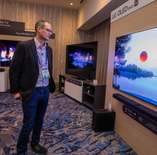 Забудьте о телевизорах-невидимках и батареях: какие технологии перевернут рынок в 2026 году