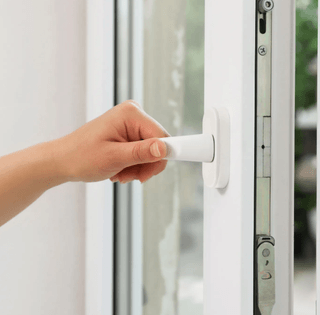 Секрет пластикових вікон: як поставити їх на "зимовий режим", щоб економити газ