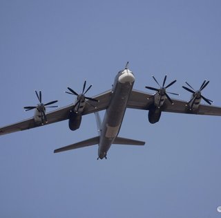 Путин отправил стратегические бомбардировщики по маршруту Санта-Клауса над странами НАТО