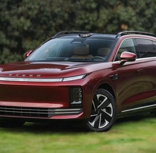 Запас ходу до 1520 км і авіаційні гальма: Chery показала люксовий електрокросовер (фото)