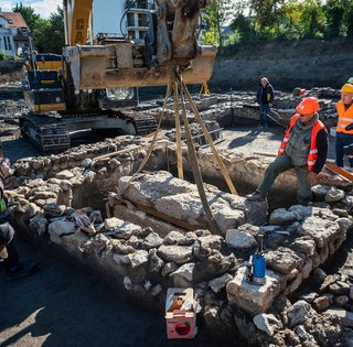 Секрет саркофага, запечатаного свинцем розкрито: що утримували у ньому 1700 років (фото)