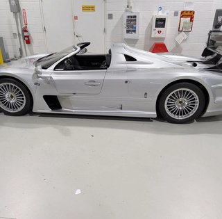 ФБР конфіскувало у відомого спортсмена рідкісний суперкар Mercedes за $13 мільйонів (фото)