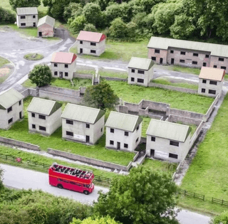 Покинуте "село-привид" стоїть порожнім з минулого століття: що там сталося (фото)