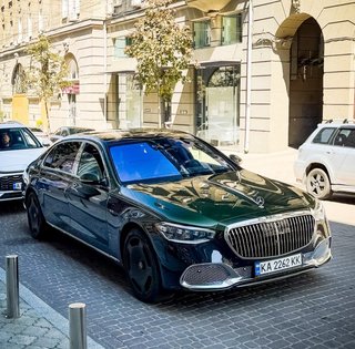 Один из 50: в Киеве заметили лимитированный роскошный Maybach V12 за 20 миллионов (фото)