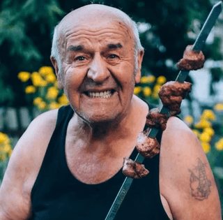 "Не було кому винести вінки": як минув похорон Діда Толі