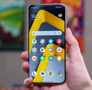 Швидкий телефон з чудовим дисплеєм: яка модель Xiaomi популярна в Україні (фото)