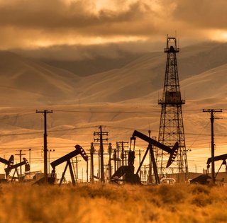 Столько баррелей миру не нужно: почему нефть будет дешеветь, но не из-за Венесуэлы