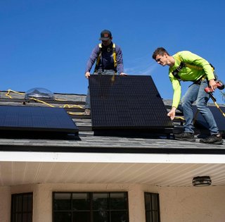 Люди массово жалуются на солнечные панели: 5 вещей, которые их не устраивают (фото)