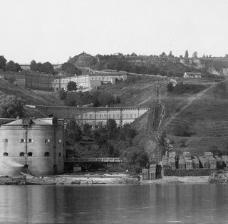 Крепость-водокачка над Днепром: история Набережного верка