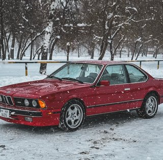 Звезда 80-х: в Украине засветился культовый BMW с двигателем от суперкара (фото)