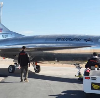 Новий надзвуковий літак уперше злетів: має побити 50-річний рекорд швидкості (відео)