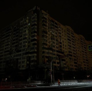 Графіки відключень світла на 21 грудня: в кого не буде електрики по 11 годин