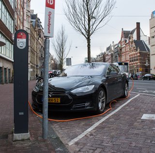 Как зарядить электрокар во время отключений света: лайфхаки на случай блэкаута