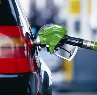 Зниження цін на нафту в світі: як зміниться вартість пального в Україні