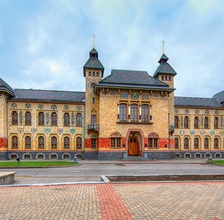 Модерн по-нашему. За яркой и самобытной архитектурой в стиле украинского модерна едем на Полтавщину