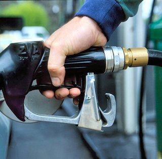 Украина обеспечена дизельным топливом только до конца марта, — Reuters