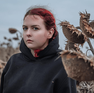 "Пташці" з "Азовсталі" — 25. Захисниця Маріуполя кардинально схудла та змінила позивний (фото)