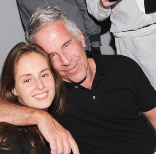 У Епштейна знайшлася любляча наречена: спадкоємицею злочинця виявилася дівчина з Мінська