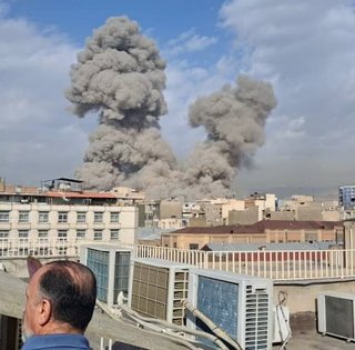 Воздушные удары и расчет США на поддержку антиправительственных сил: как рассматривают в Украине операцию против Ирана