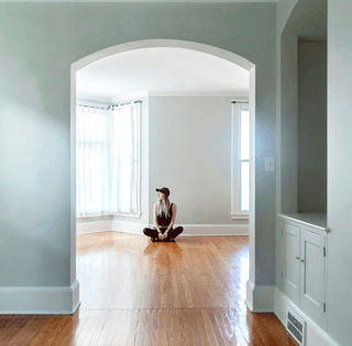 Сюрприз від тещі: подружжя повернулося після відпустки і виявило порожній будинок