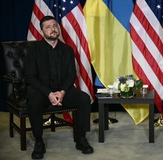 Трамп смещает фокус на конфликт с Ираном: в Politico объяснили, какие последствия это будет иметь для Украины