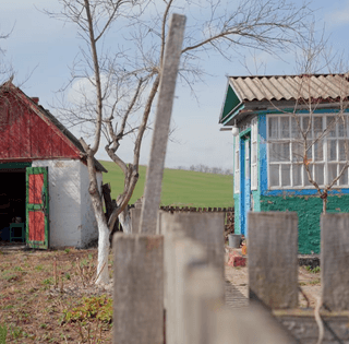 Українка купила хату в селі без газу і води: тепер всі сусіди заздрять (фото)