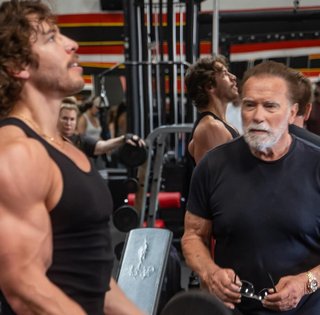 "Місію виконано": позашлюбний син Арнольда Шварценеггера здобув свою першу перемогу (фото)